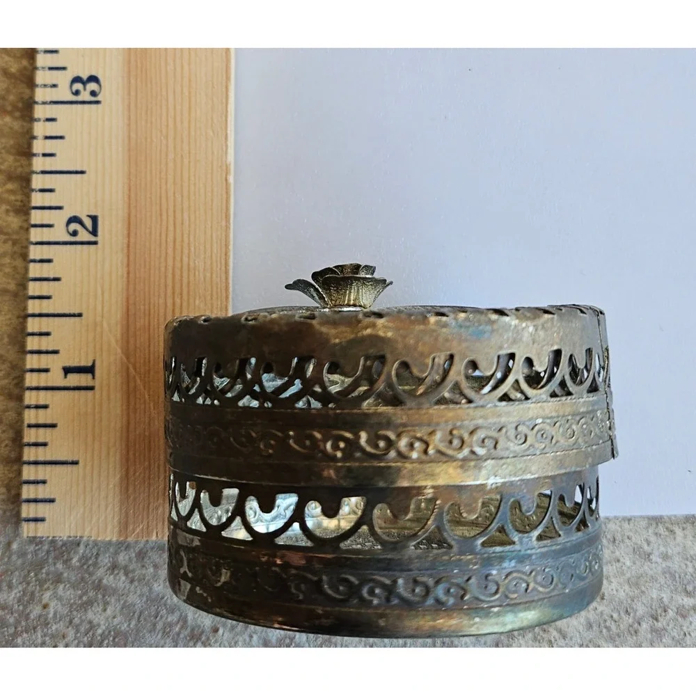 Vintage Metal Vanity Trinket Box Silver Tone Dresser Powder‎ Jar Round Rose Lid